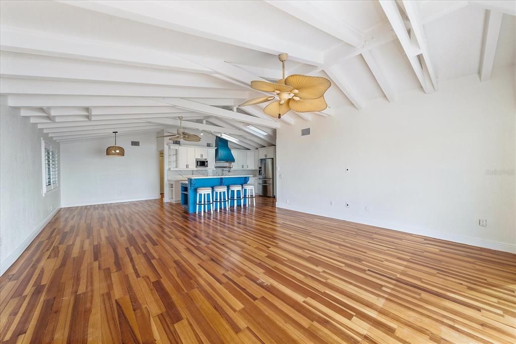 For Sale: $2,999,900 (4 beds, 3 baths, 2293 Square Feet)