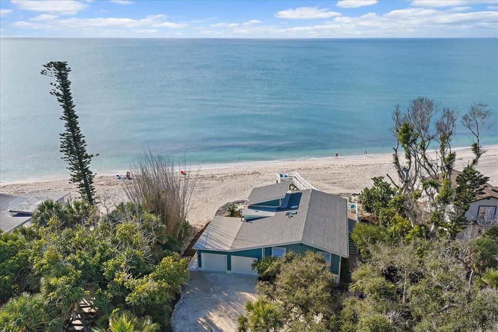 For Sale: $2,999,900 (4 beds, 3 baths, 2293 Square Feet)