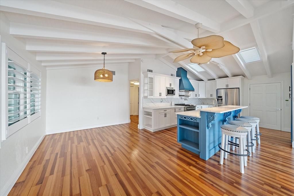 For Sale: $2,999,900 (4 beds, 3 baths, 2293 Square Feet)