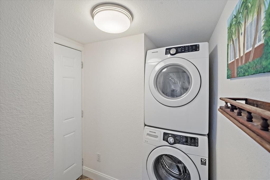 For Sale: $2,999,900 (4 beds, 3 baths, 2293 Square Feet)