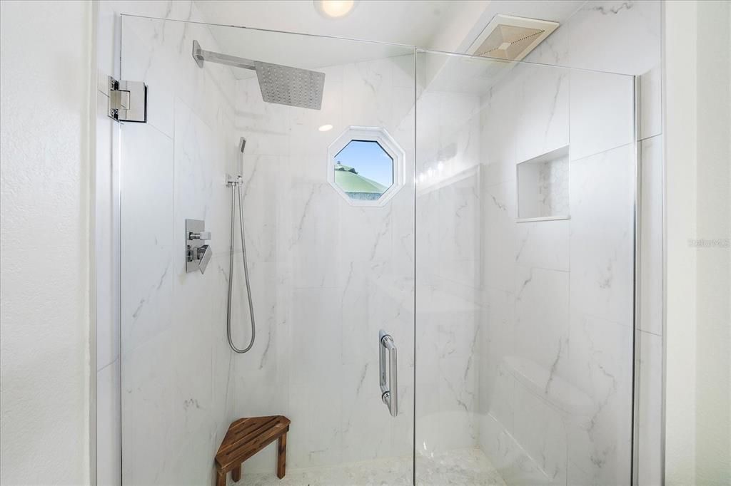 For Sale: $2,999,900 (4 beds, 3 baths, 2293 Square Feet)