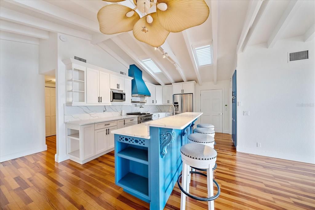 For Sale: $2,999,900 (4 beds, 3 baths, 2293 Square Feet)