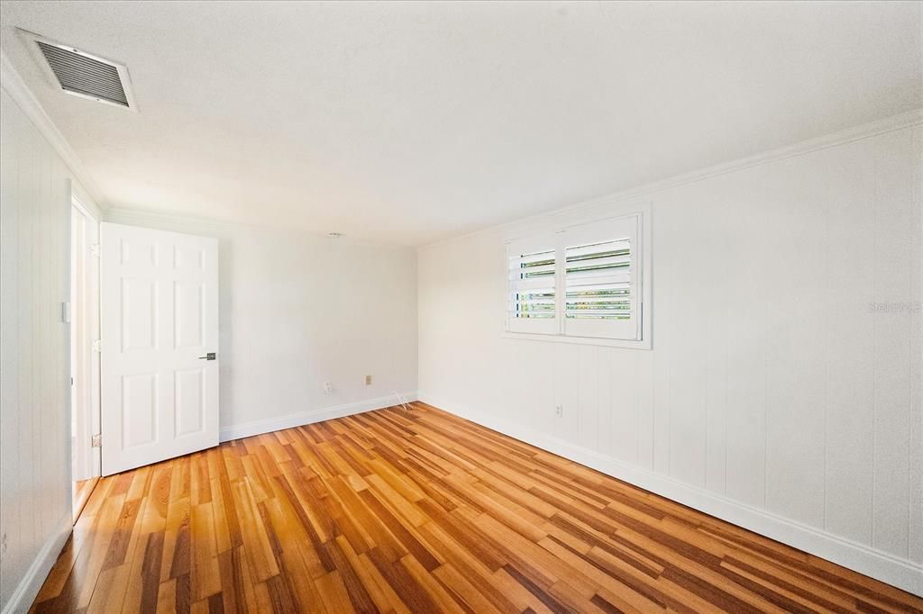 For Sale: $2,999,900 (4 beds, 3 baths, 2293 Square Feet)