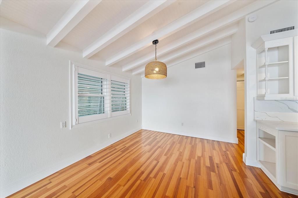 For Sale: $2,999,900 (4 beds, 3 baths, 2293 Square Feet)