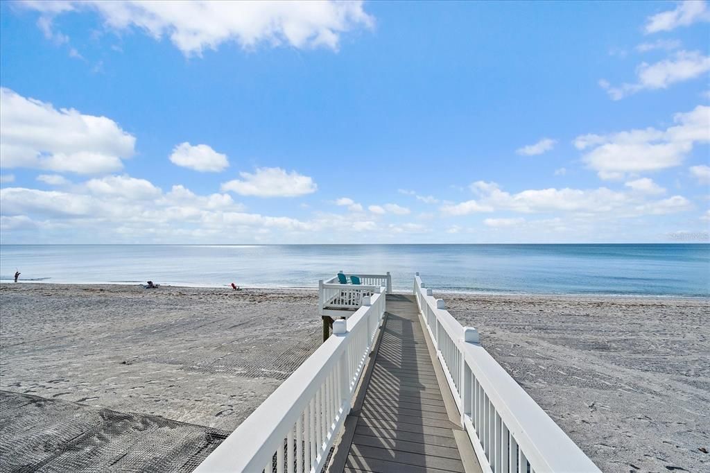 For Sale: $2,999,900 (4 beds, 3 baths, 2293 Square Feet)