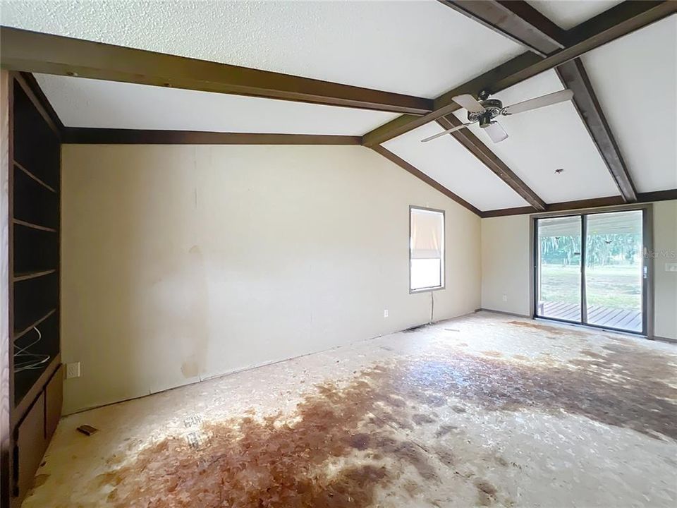 En Venta: $300,000 (3 camas, 2 baños, 1428 Pies cuadrados)