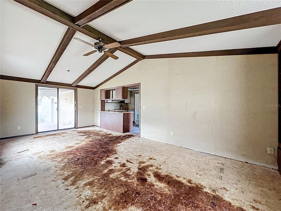 En Venta: $300,000 (3 camas, 2 baños, 1428 Pies cuadrados)