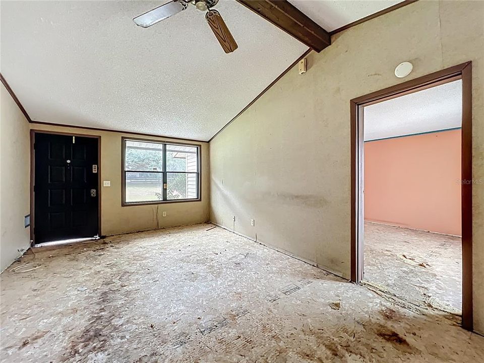 En Venta: $300,000 (3 camas, 2 baños, 1428 Pies cuadrados)