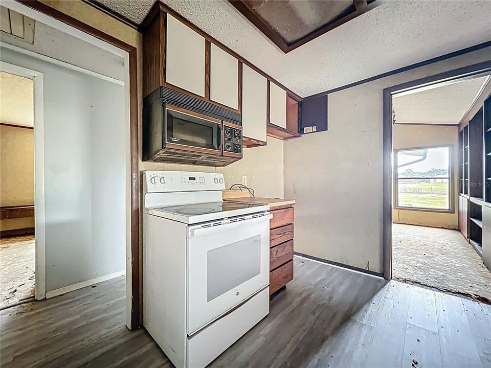 En Venta: $300,000 (3 camas, 2 baños, 1428 Pies cuadrados)