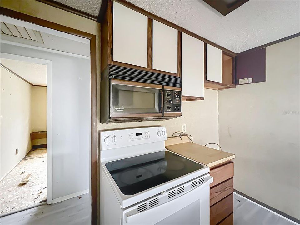 En Venta: $300,000 (3 camas, 2 baños, 1428 Pies cuadrados)