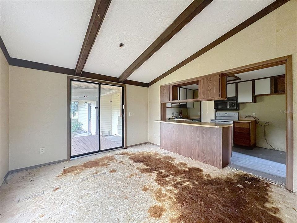 En Venta: $300,000 (3 camas, 2 baños, 1428 Pies cuadrados)