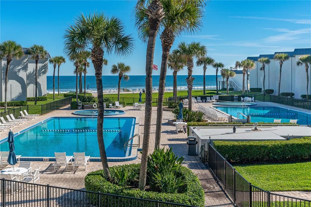 На продажу: $550,000 (2 спален, 2 ванн, 995 Квадратных фут)