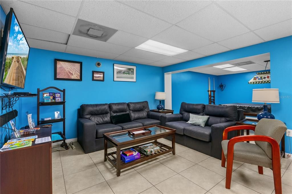 На продажу: $550,000 (2 спален, 2 ванн, 995 Квадратных фут)