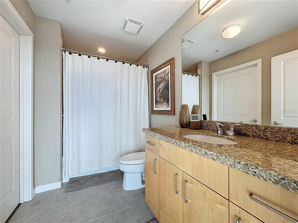 待售: $399,000 (2 贝兹, 2 浴室, 1261 平方英尺)