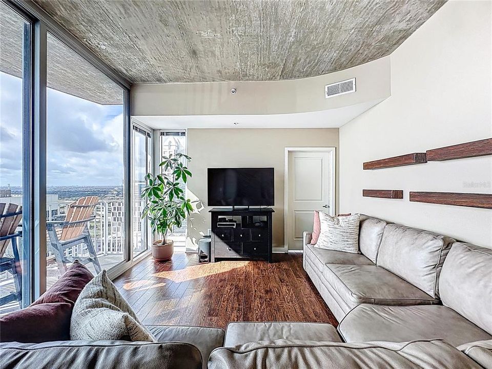 待售: $399,000 (2 贝兹, 2 浴室, 1261 平方英尺)