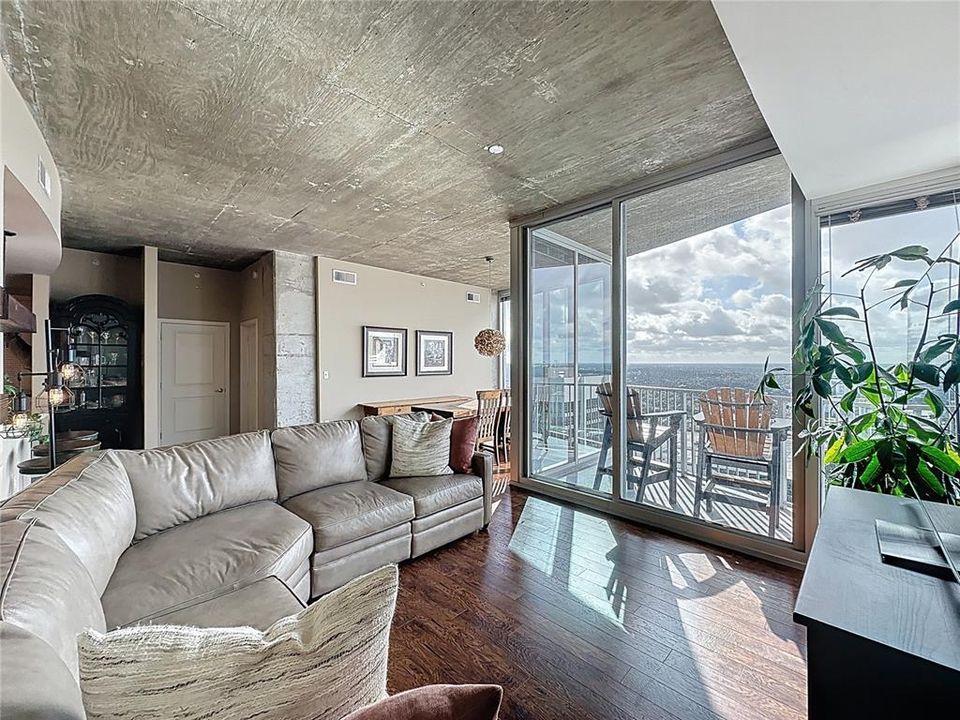 待售: $399,000 (2 贝兹, 2 浴室, 1261 平方英尺)