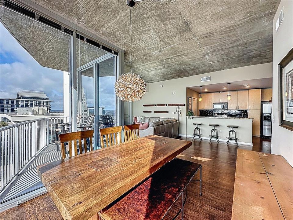 待售: $399,000 (2 贝兹, 2 浴室, 1261 平方英尺)