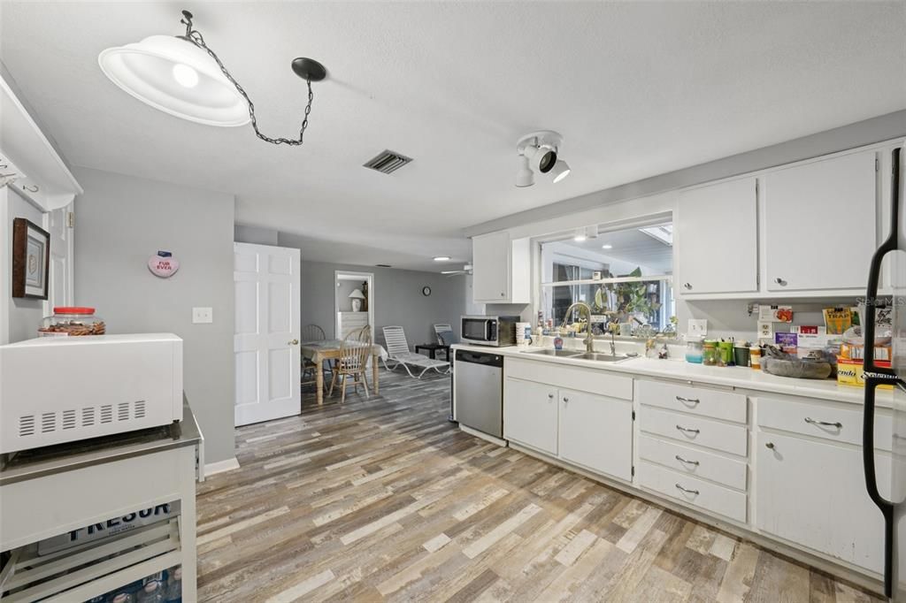 For Sale: $494,900 (4 beds, 2 baths, 1840 Square Feet)