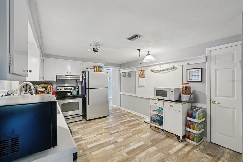 For Sale: $494,900 (4 beds, 2 baths, 1840 Square Feet)