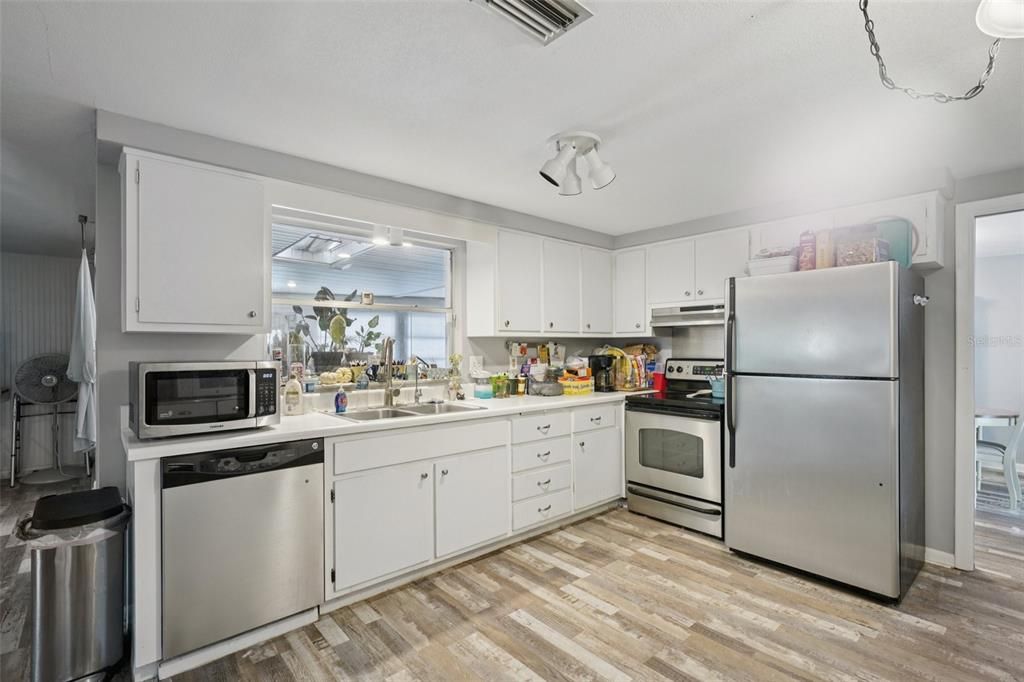 For Sale: $494,900 (4 beds, 2 baths, 1840 Square Feet)