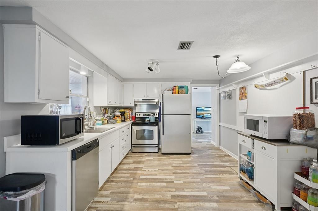 For Sale: $494,900 (4 beds, 2 baths, 1840 Square Feet)