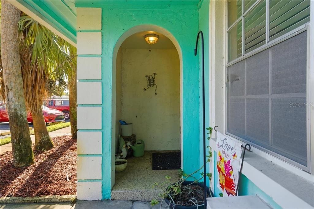 For Sale: $79,900 (1 beds, 1 baths, 624 Square Feet)