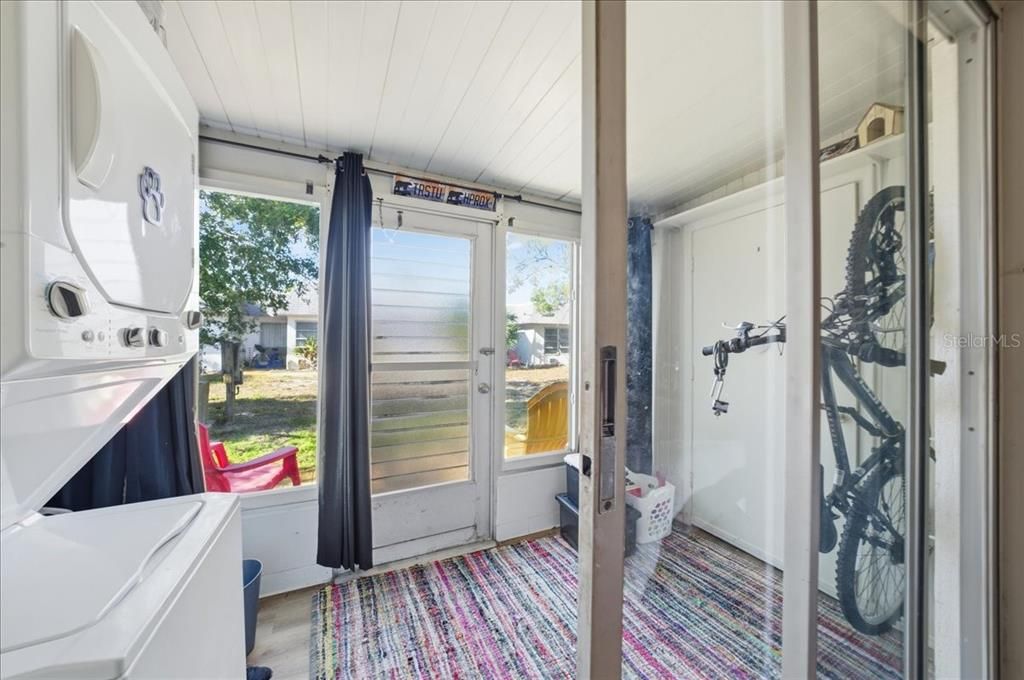 For Sale: $79,900 (1 beds, 1 baths, 624 Square Feet)