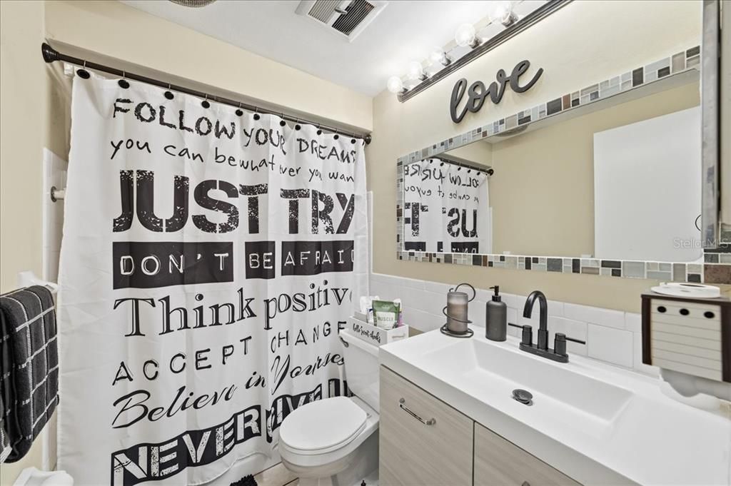 For Sale: $79,900 (1 beds, 1 baths, 624 Square Feet)