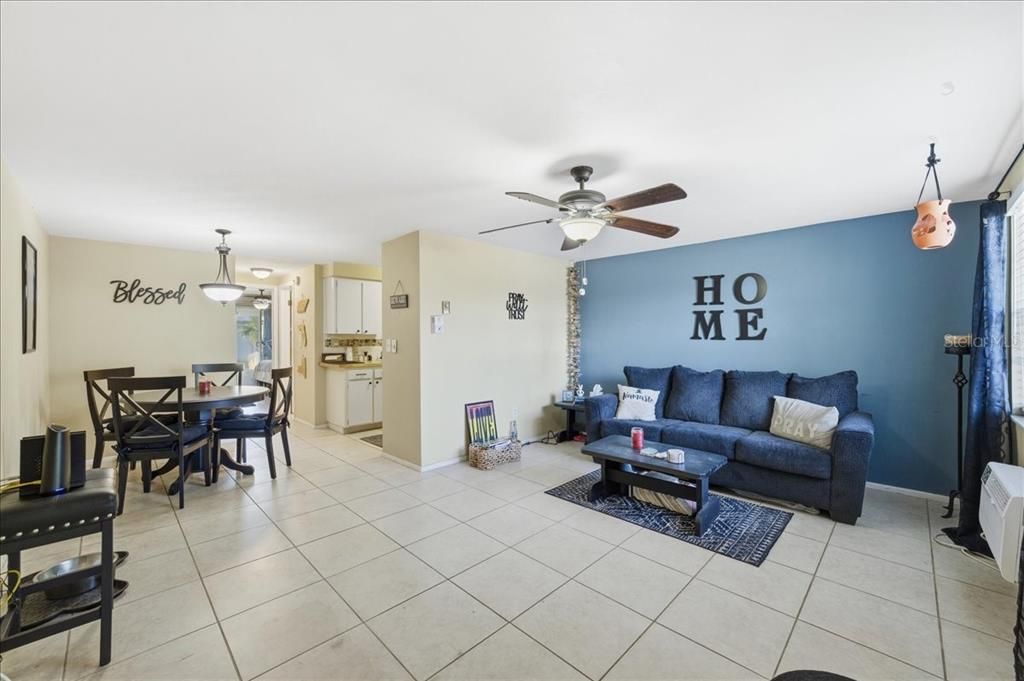 For Sale: $79,900 (1 beds, 1 baths, 624 Square Feet)