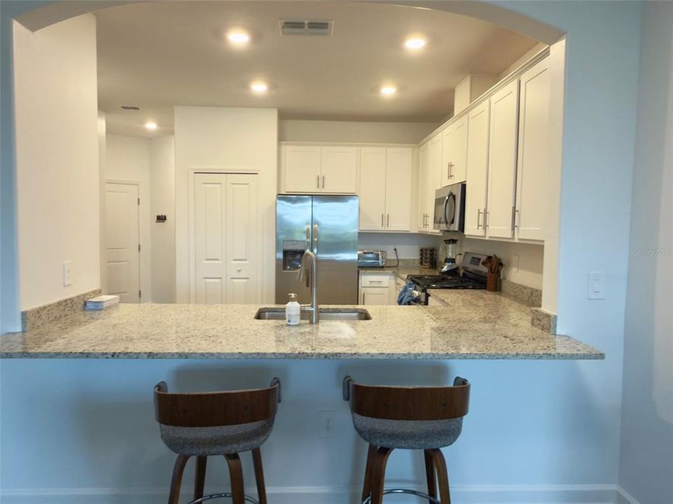 出租: $3,300 (3 贝兹, 2 浴室, 1417 平方英尺)