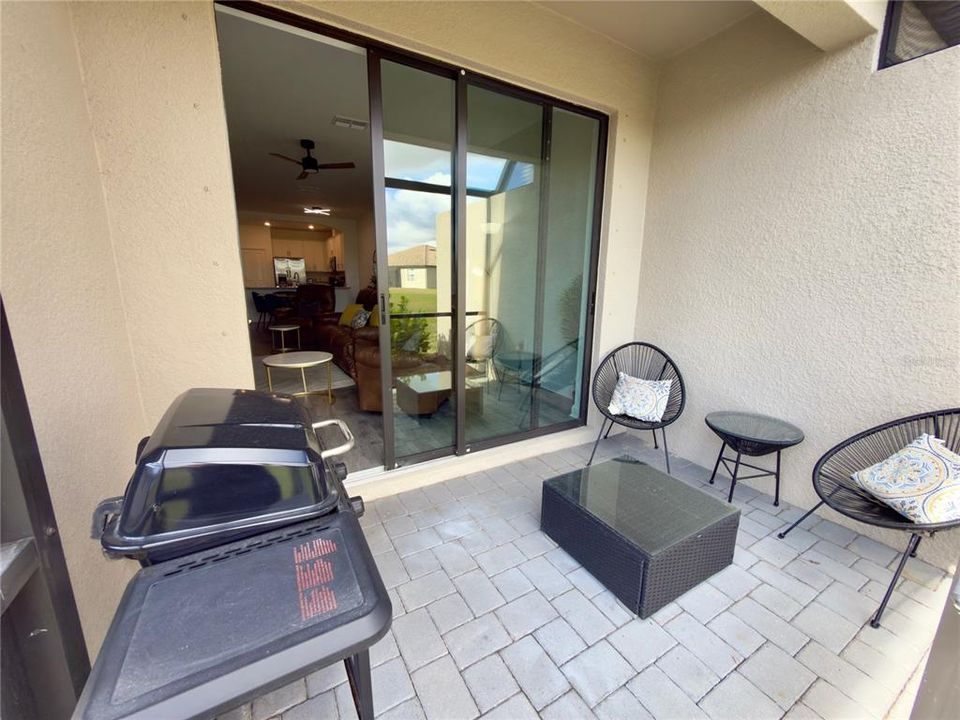 出租: $3,300 (3 贝兹, 2 浴室, 1417 平方英尺)