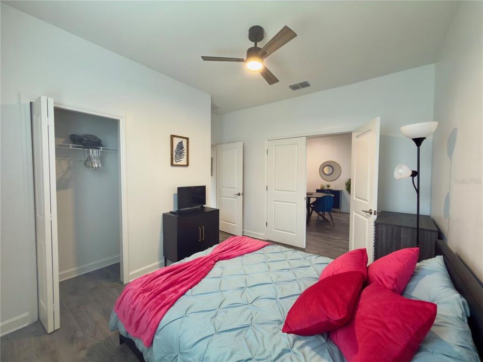 出租: $3,300 (3 贝兹, 2 浴室, 1417 平方英尺)