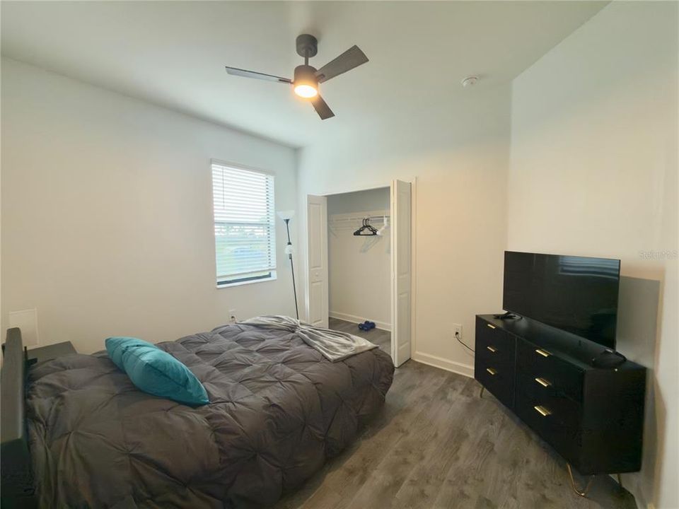 出租: $3,300 (3 贝兹, 2 浴室, 1417 平方英尺)