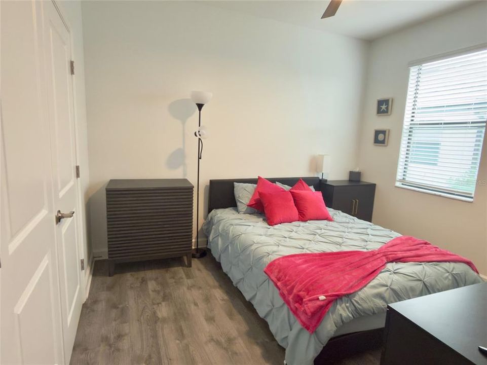 出租: $3,300 (3 贝兹, 2 浴室, 1417 平方英尺)