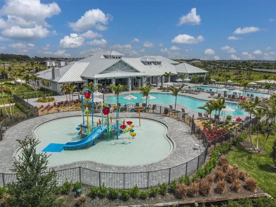 出租: $3,300 (3 贝兹, 2 浴室, 1417 平方英尺)