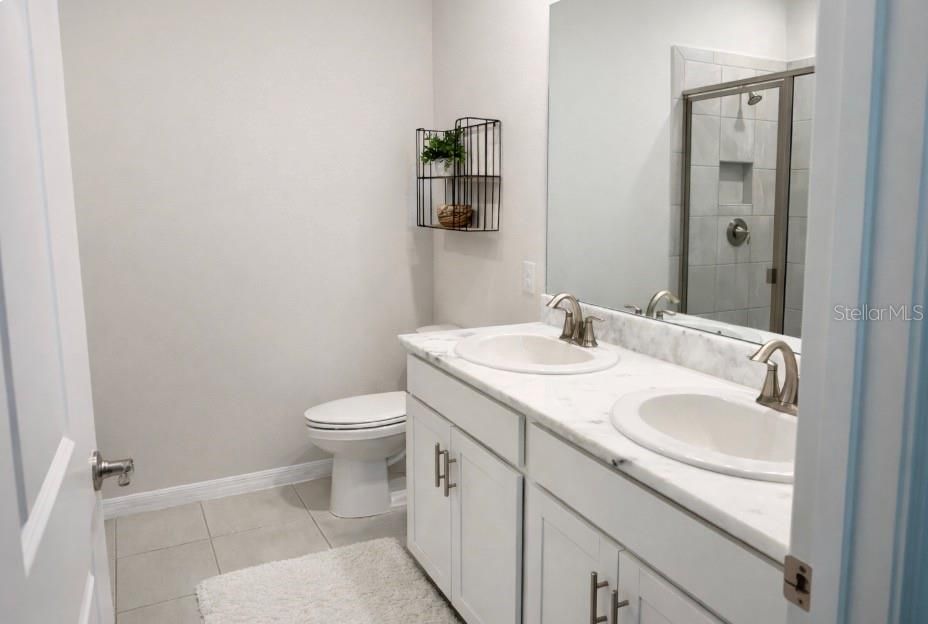 For Sale: $340,000 (3 beds, 2 baths, 1565 Square Feet)