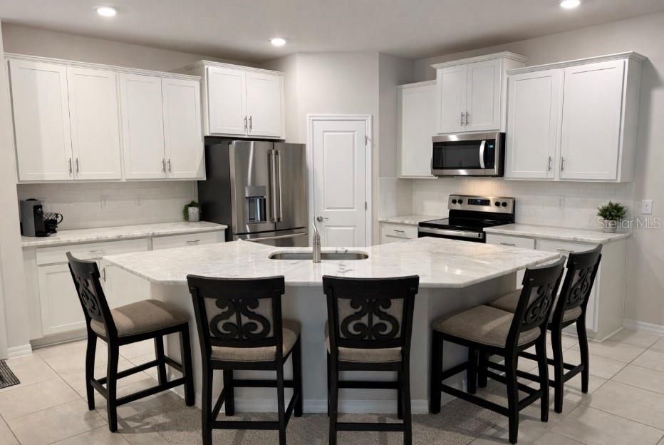 For Sale: $340,000 (3 beds, 2 baths, 1565 Square Feet)