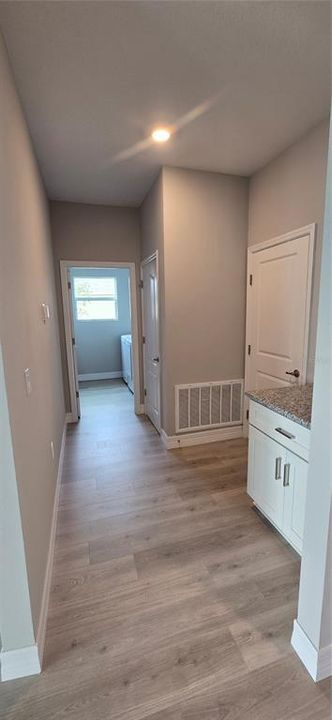 出租: $2,300 (4 贝兹, 3 浴室, 2092 平方英尺)