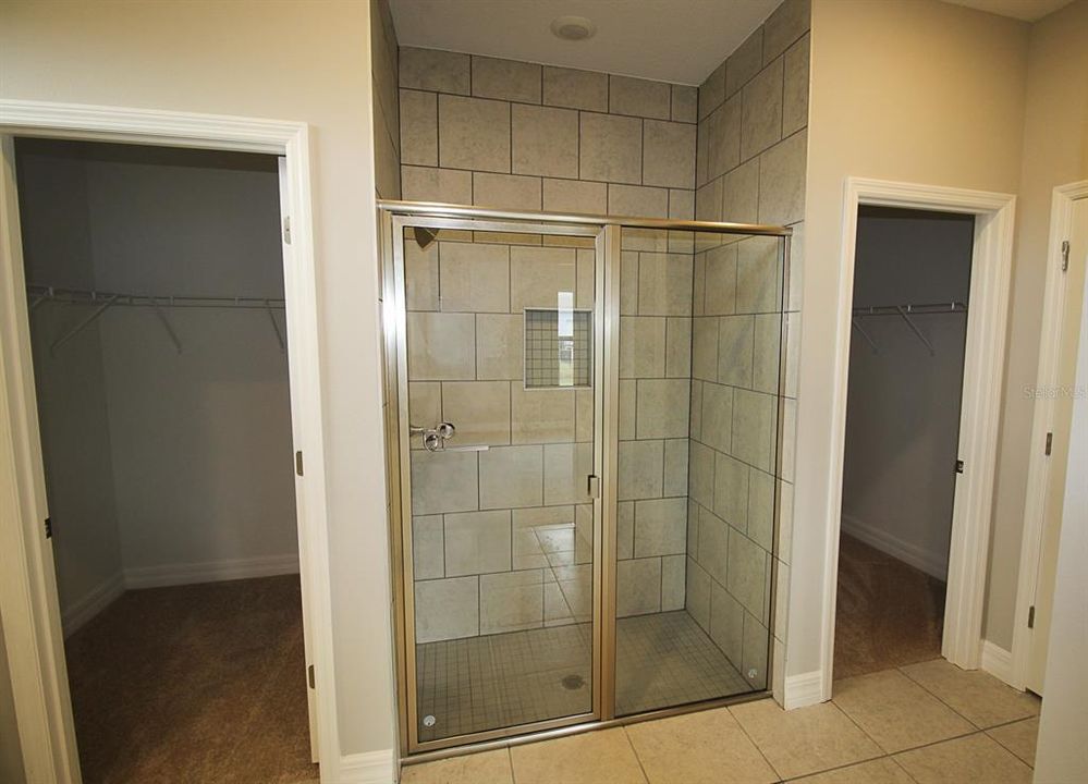 出租: $2,300 (4 贝兹, 3 浴室, 2092 平方英尺)