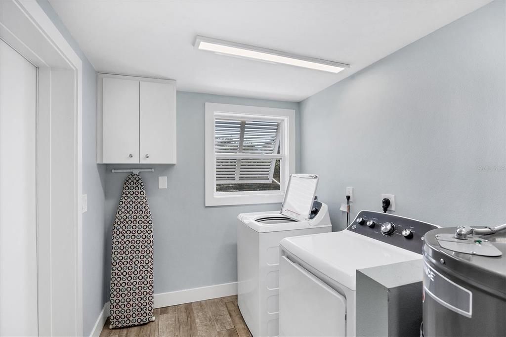 For Sale: $459,000 (3 beds, 2 baths, 1725 Square Feet)