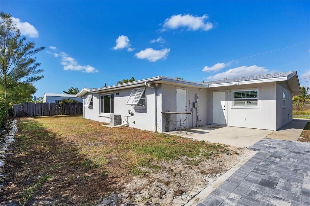 For Sale: $459,000 (3 beds, 2 baths, 1725 Square Feet)