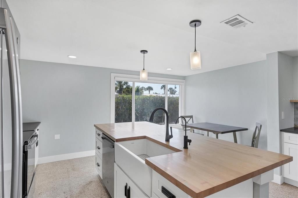 For Sale: $459,000 (3 beds, 2 baths, 1725 Square Feet)