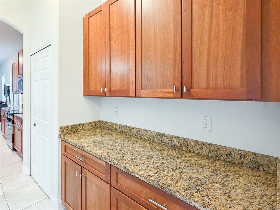 En Venta: $949,000 (4 camas, 3 baños, 3344 Pies cuadrados)