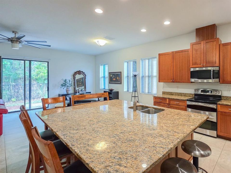 En Venta: $949,000 (4 camas, 3 baños, 3344 Pies cuadrados)