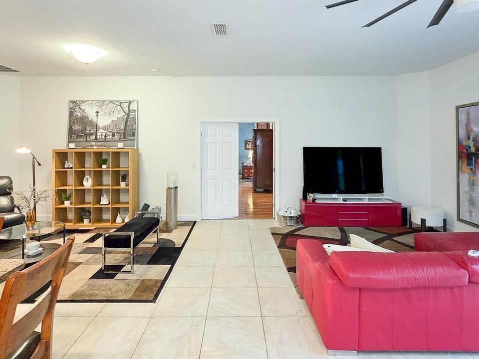 En Venta: $949,000 (4 camas, 3 baños, 3344 Pies cuadrados)