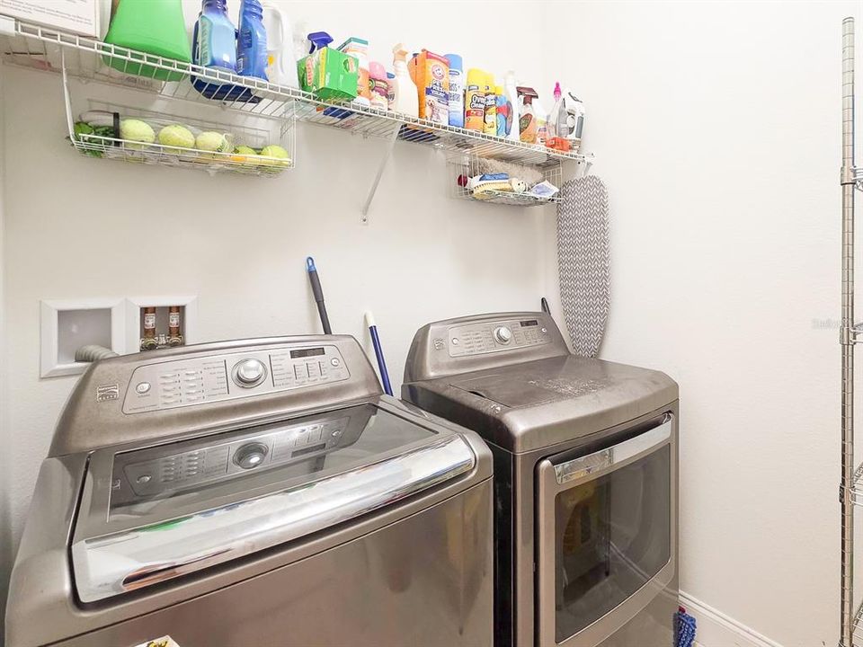 En Venta: $949,000 (4 camas, 3 baños, 3344 Pies cuadrados)