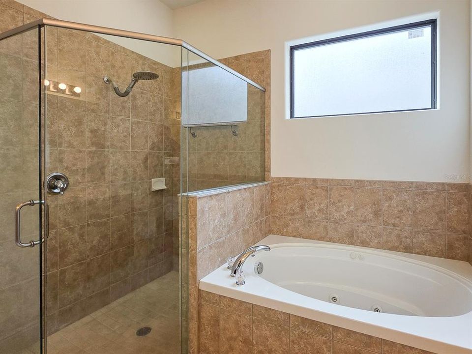 En Venta: $949,000 (4 camas, 3 baños, 3344 Pies cuadrados)