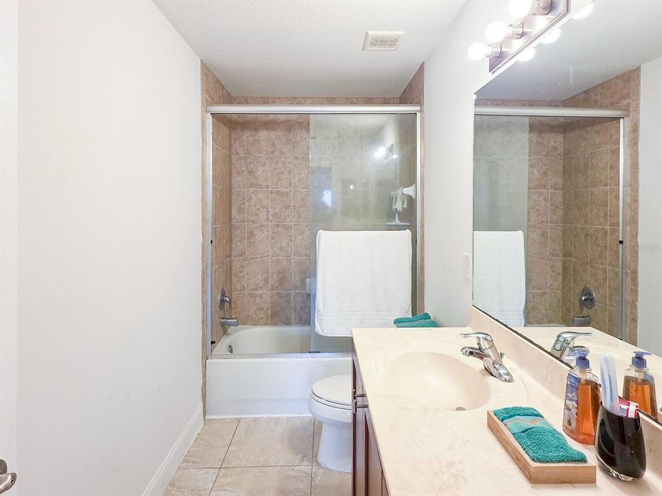 En Venta: $949,000 (4 camas, 3 baños, 3344 Pies cuadrados)