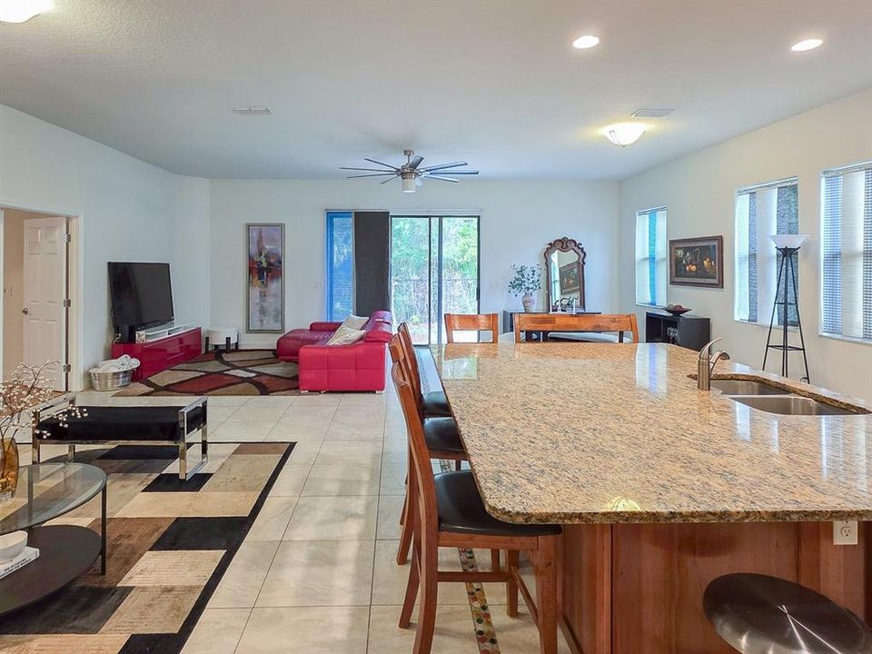 En Venta: $949,000 (4 camas, 3 baños, 3344 Pies cuadrados)