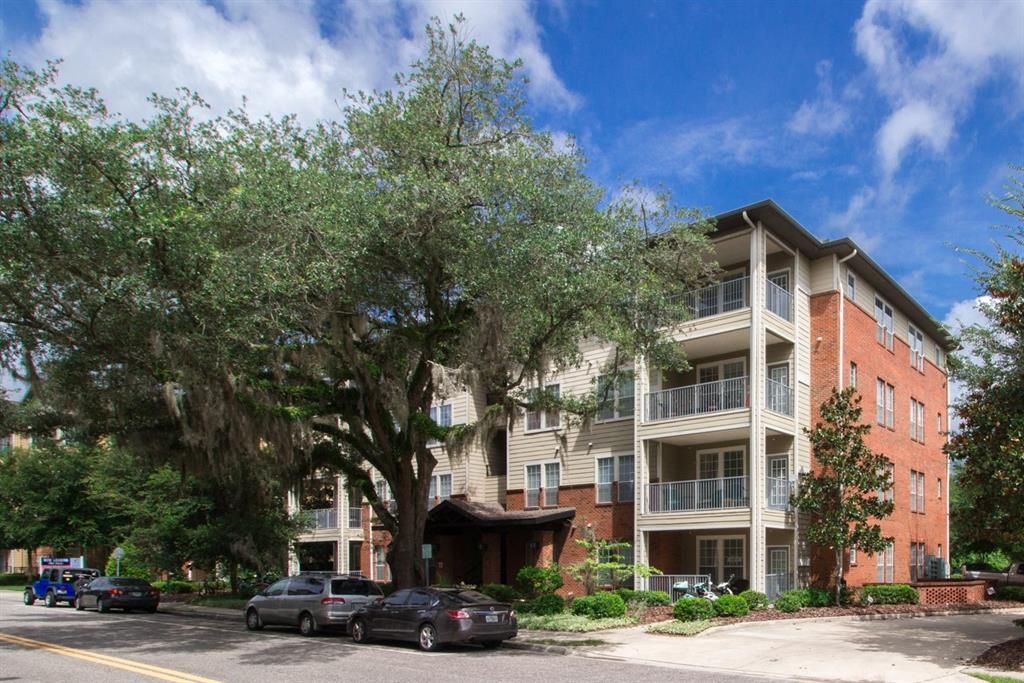 Recently Sold: $422,500 (3 beds, 3 baths, 1296 Square Feet)